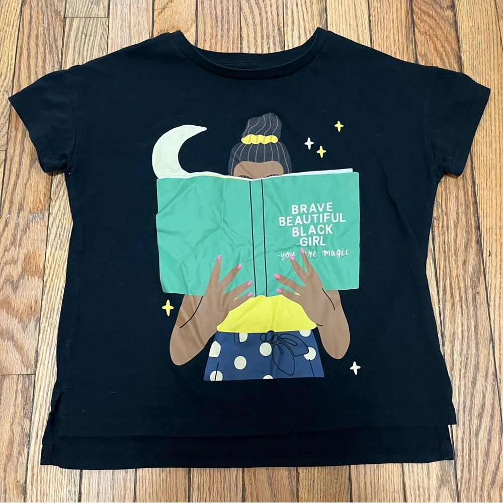 Super soft and comfy girls top tee shirt. Size 10/12.